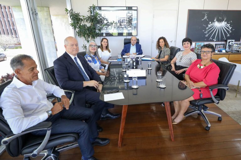 GDF e Unicef firmam parceria para fortalecer causa socioambiental na educação GDF e Unicef firmam parceria para fortalecer causa socioambiental na educação