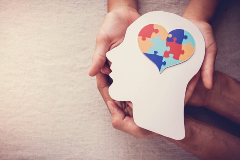 Conheça os sinais do autismo na vida adulta e dicas de adaptações Conheça os sinais do autismo na vida adulta e dicas de adaptações