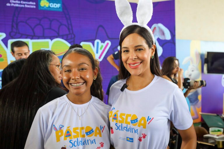 Jovem selecionada no programa Meninas em Ação tem dia de primeira-dama do DF Jovem selecionada no programa Meninas em Ação tem dia de primeira-dama do DF