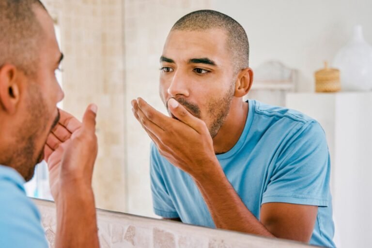 Mau hálito: nutri lista 3 tipos de alimentos que reduzem o problema Mau hálito: nutri lista 3 tipos de alimentos que reduzem o problema