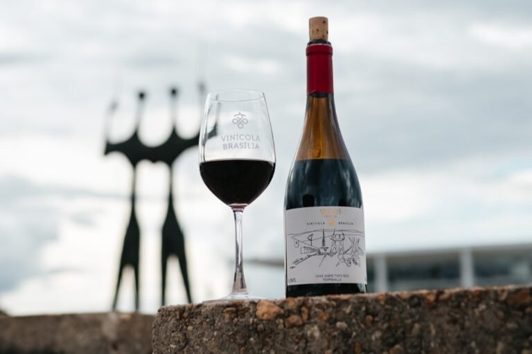 No aniversário de 65 anos, Brasília ganha vinho exclusivo de projeto que integra a Rota das Uvas No aniversário de 65 anos, Brasília ganha vinho exclusivo de projeto que integra a Rota das Uvas