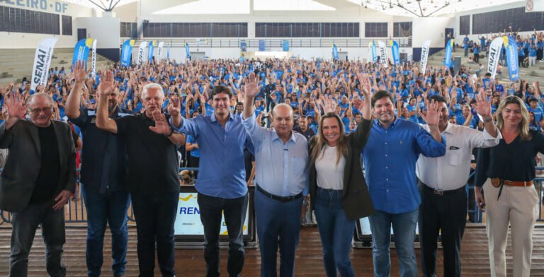 RenovaDF forma mais 1,1 mil alunos e chega à marca de um equipamento público recuperado por dia em 2025 RenovaDF forma mais 1,1 mil alunos e chega à marca de um equipamento público recuperado por dia em 2025