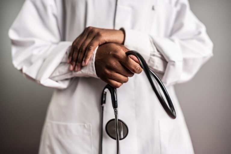Mulheres se tornam maioria entre os médicos no Brasil pela 1ª vez Mulheres se tornam maioria entre os médicos no Brasil pela 1ª vez