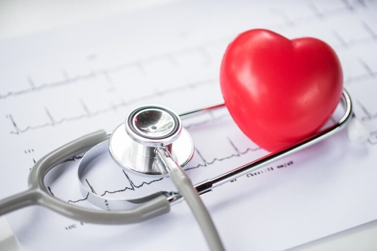 Quais são os riscos da hipertensão para a saúde vascular