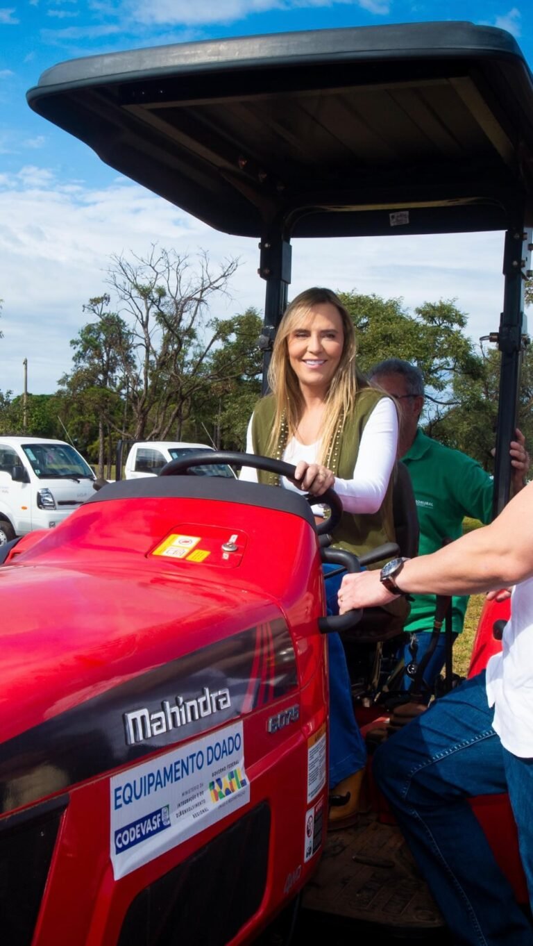 Celina Leão entrega patrulhas mecanizadas e fortalece a agricultura familiar no DF Celina Leão entrega patrulhas mecanizadas e fortalece a agricultura familiar no DF