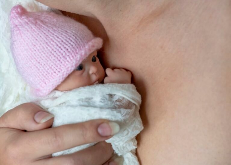 Bebê reborn: o que explica a obsessão de adultos por bonecas realistas Bebê reborn: o que explica a obsessão de adultos por bonecas realistas