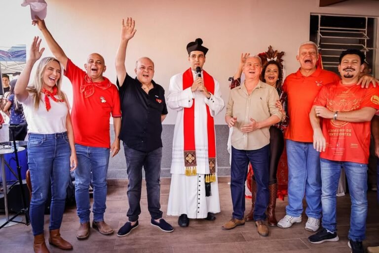 Celina Leão Participa da Tradicional Festa do Divino Espírito Santo em Planaltina Celina Leão Participa da Tradicional Festa do Divino Espírito Santo em Planaltina