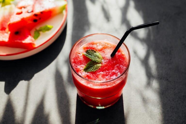 Suco de melancia com beterraba: entenda benefícios e riscos da bebida