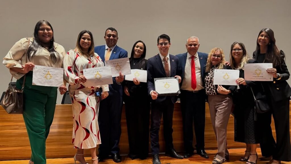 SaveClip.App_513704778_18397371466119472_6245289466838622761_n-1024x576 CLDF homenageia os 65 anos da OAB/DF em Sessão Solene presidida por Daniel de Castro