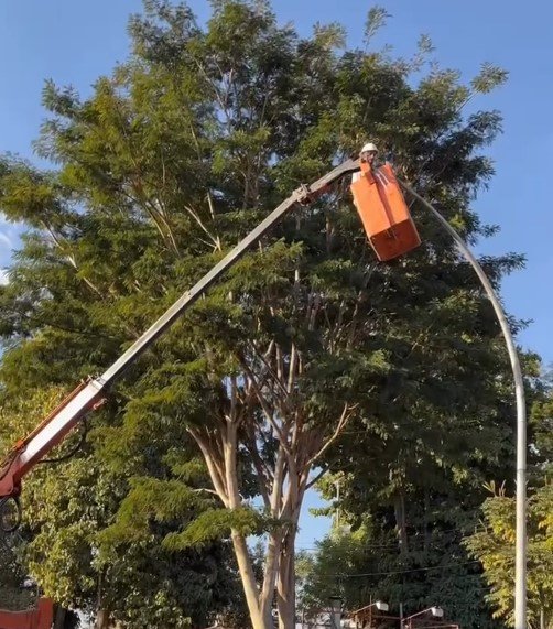 Administração do Cruzeiro Realiza Troca de Iluminação na Quadra 6 em Parceria com a CEB