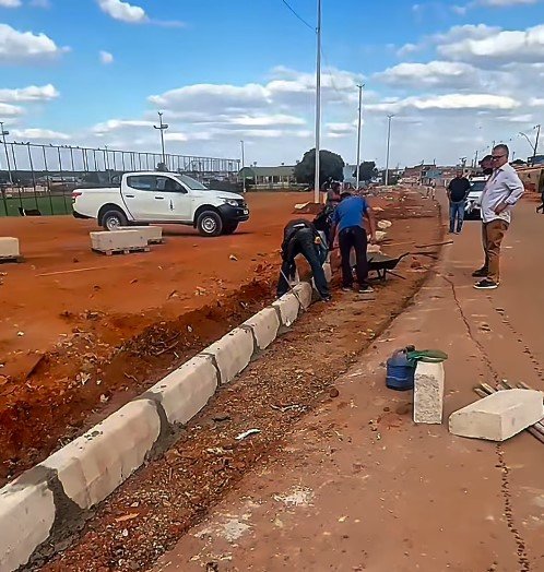 Screenshot_49 Avanço nas obras: colocação dos meios-fios segue a todo vapor na Quadra 2, Setor Norte!