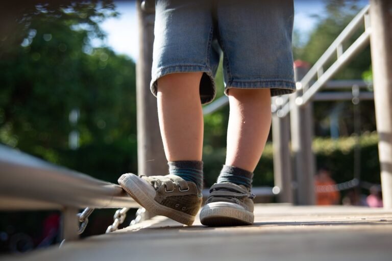Por que algumas pessoas com autismo andam de forma diferente? Por que algumas pessoas com autismo andam de forma diferente?