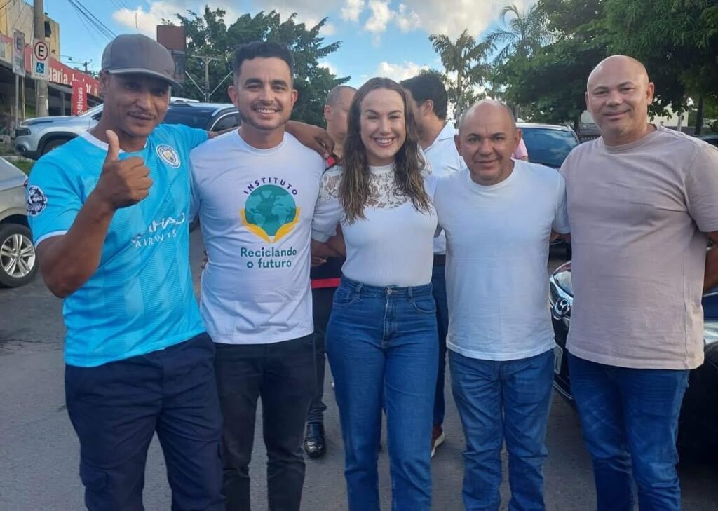 b8f009cf-46cb-4c78-9712-b926d7b39c80-1024x729 Com presença de lideranças, Renata Aguiar fortalece rede de apoio às mulheres