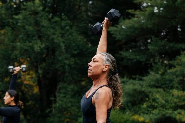 Saiba como a fraqueza muscular impacta a saúde após os 50 anos Saiba como a fraqueza muscular impacta a saúde após os 50 anos