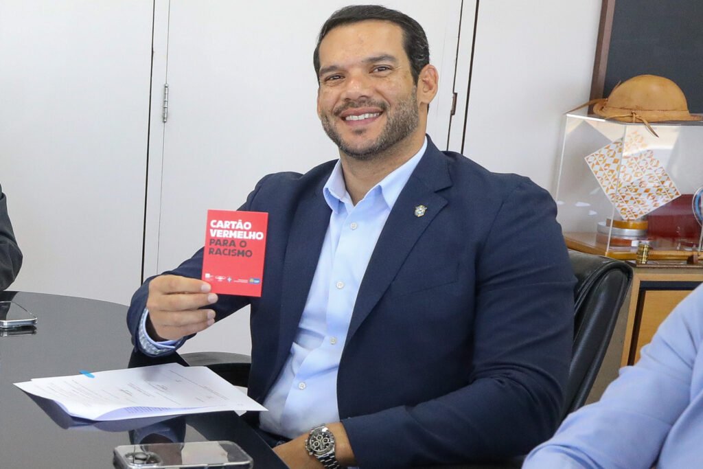 54750527679_01eb85e34f_o-1024x683 Campanha “Cartão Vermelho para o Racismo” ganha alcance nacional após acordo entre GDF e CBF