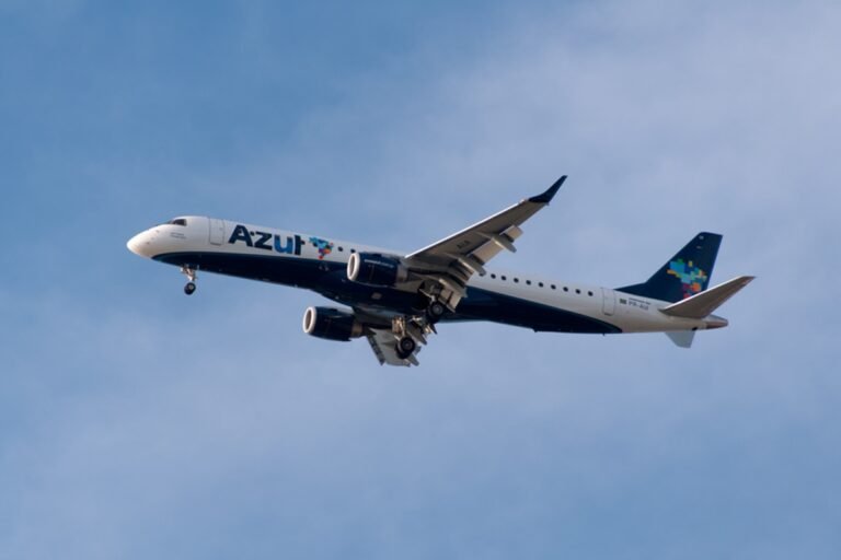 Avião da Azul é evacuado em Brasília antes de decolar para BH