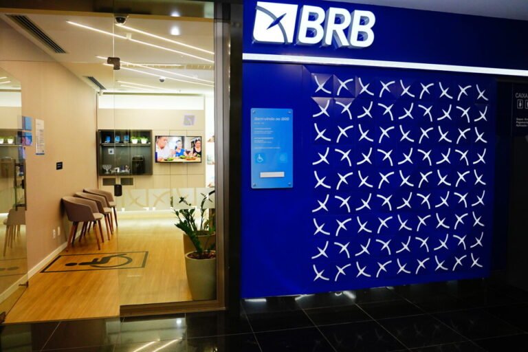 BRB REFORÇA EQUIPE COM A CONVOCAÇÃO DE MAIS 50 ESCRITURÁRIOS