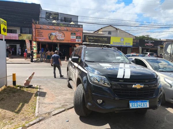 Pedestre é atingido por disparo de arma de fogo em praça no DF