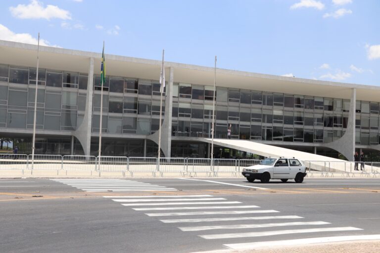 Detran-DF reforça segurança de pedestres na Esplanada dos Ministérios