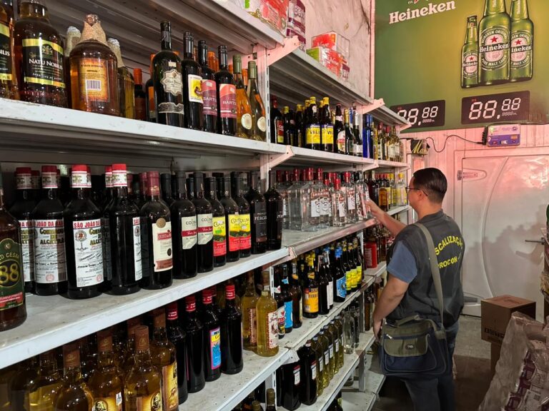 Distribuidoras de bebidas do DF são flagradas com produtos irregulares