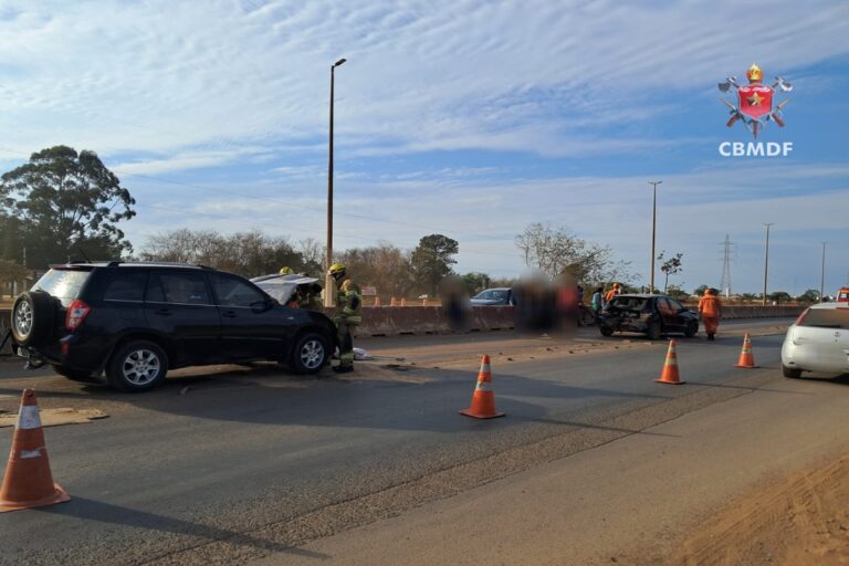 Engavetamento de veículos na DF-001 deixa três pessoas feridas