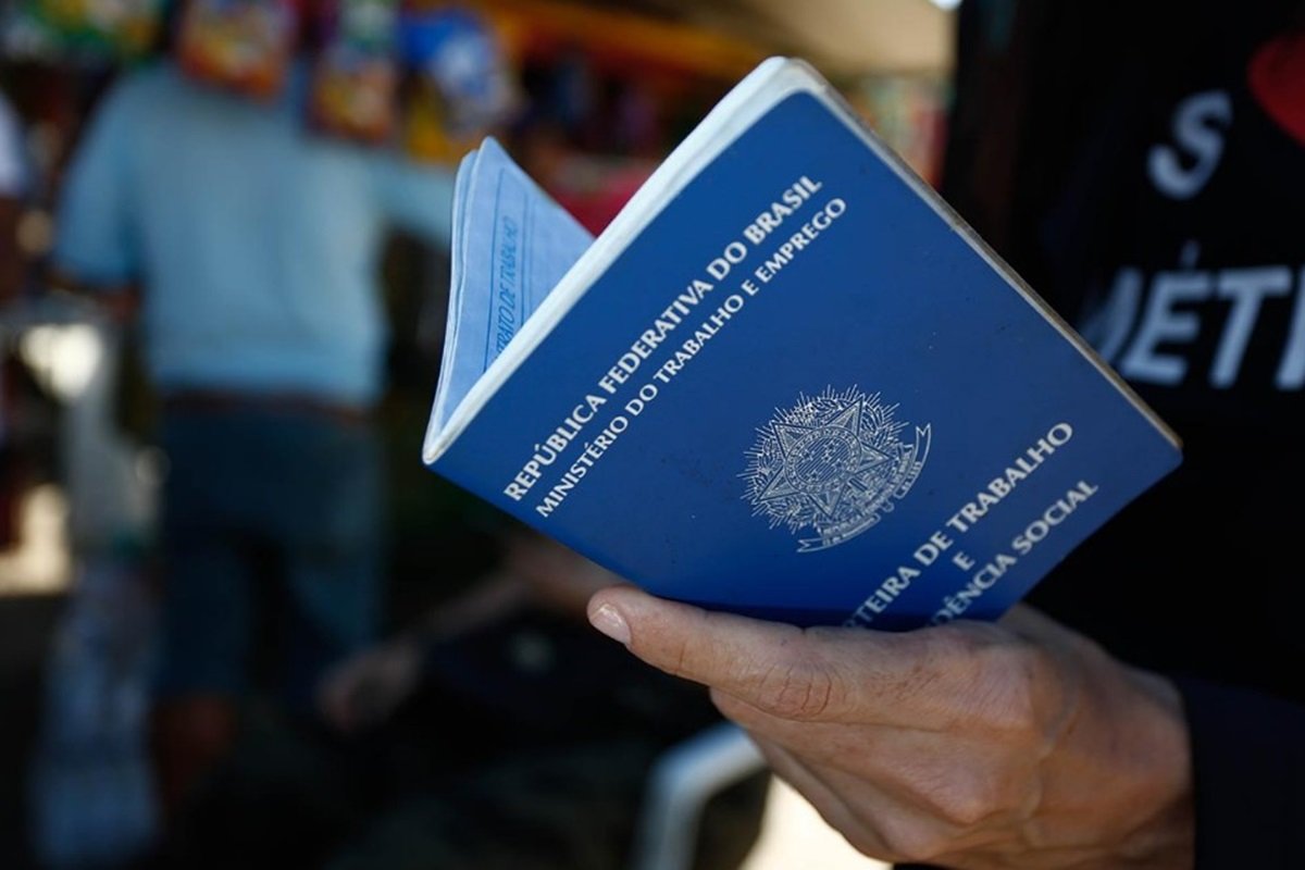 Mais da metade dos brasilienses ganha até 2 salários mínimos