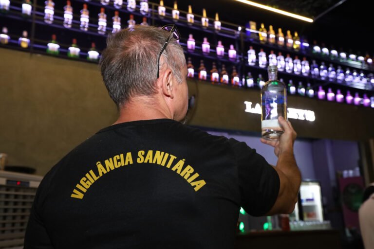 Operação noturna apreende bebidas clandestinas no Distrito Federal