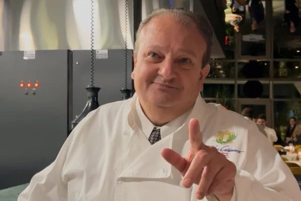 Vídeo: Erick Jacquin alfineta reality de culinária da TV Globo