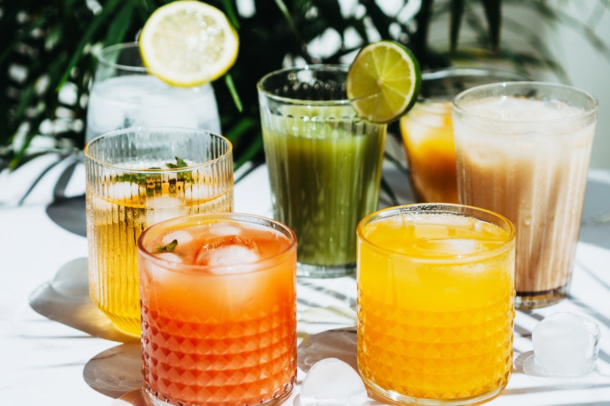 Água com gás, chá ou suco de fruta? Saiba o que atrapalha a digestão