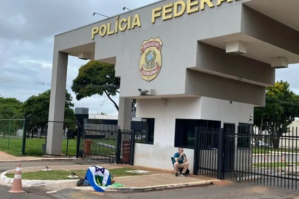 Bolsonaro preso: saiba se remédios do ex-presidente podem causar surto