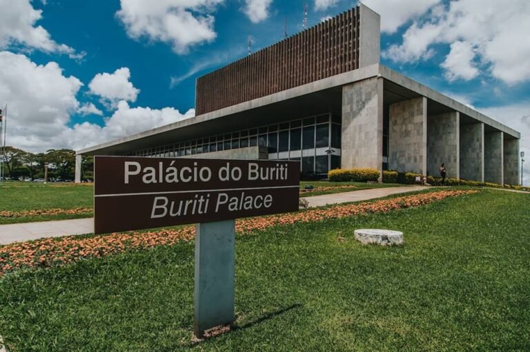 Ibaneis decreta ponto facultativo e DF terá feriado prolongado