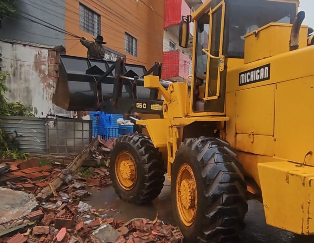 Mutirão emergencial atua no Riacho Fundo II após fortes chuvas