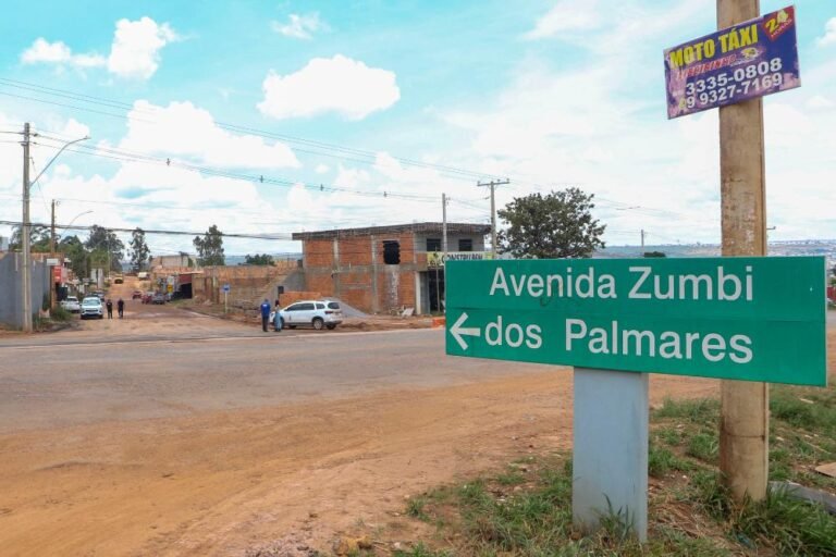 Pavimentação da Avenida Zumbi dos Palmares avança em São Sebastião
