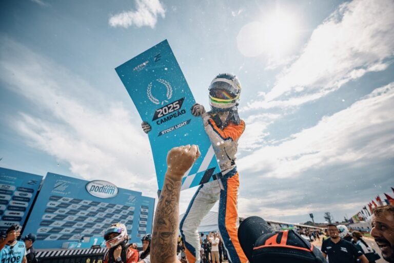 30.11. Foto Marcelo Machado de Melo Vicar Pipe campeão