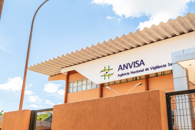 Anvisa proíbe 3 suplementos, incluindo um de ora-pro-nóbis