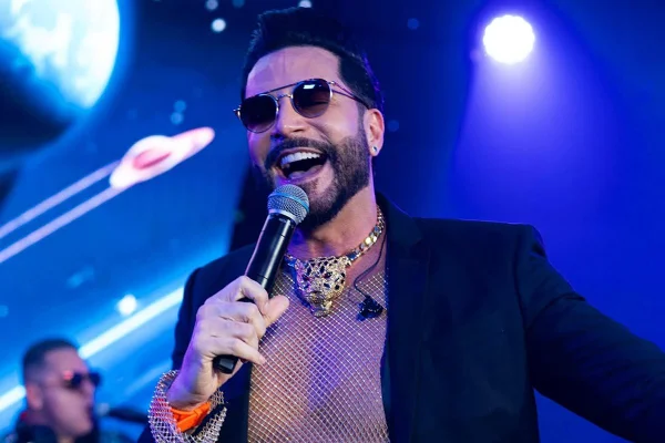 Após treta com Zezé, SBT fecha especial de fim de ano com outro cantor