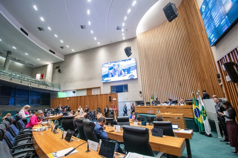 CLDF aprova atualização do IPTU para 2026