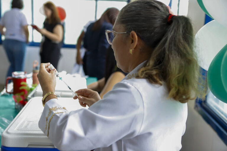 Campanha Nosso Natal combina solidariedade e imunização em todo o DF