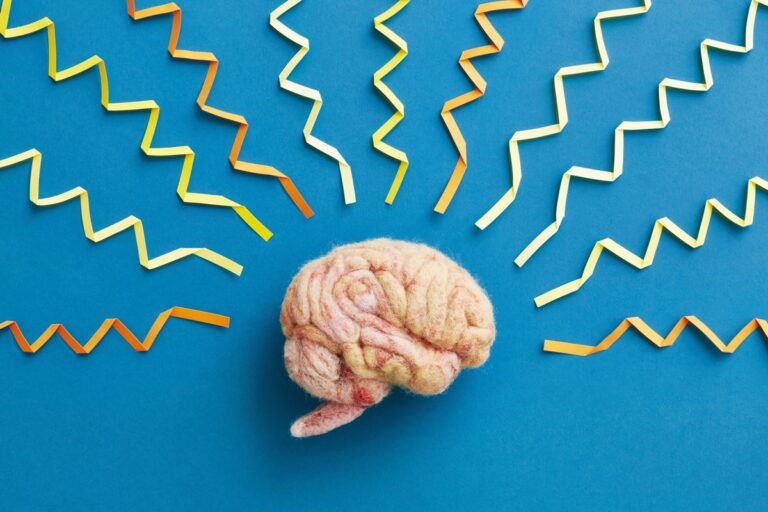 Crise de ansiedade à noite: como acalmar o corpo na hora de dormir