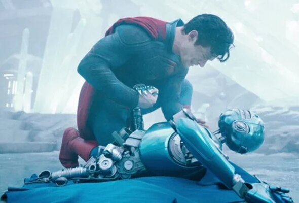 Quem é Lars Eidinger, ator alemão escalado como vilão em Superman 2