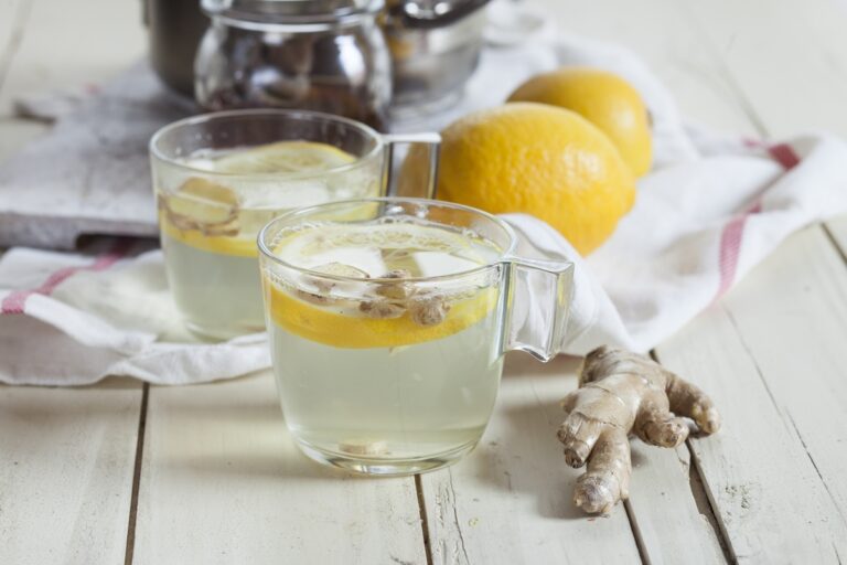 Nutricionistas contam 5 benefícios do chá de gengibre com limão