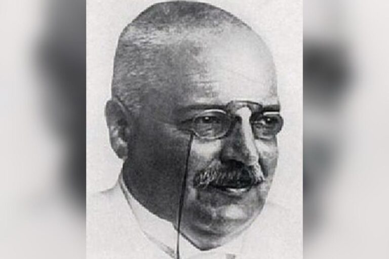 quem foi o médico que deu nome à doença 