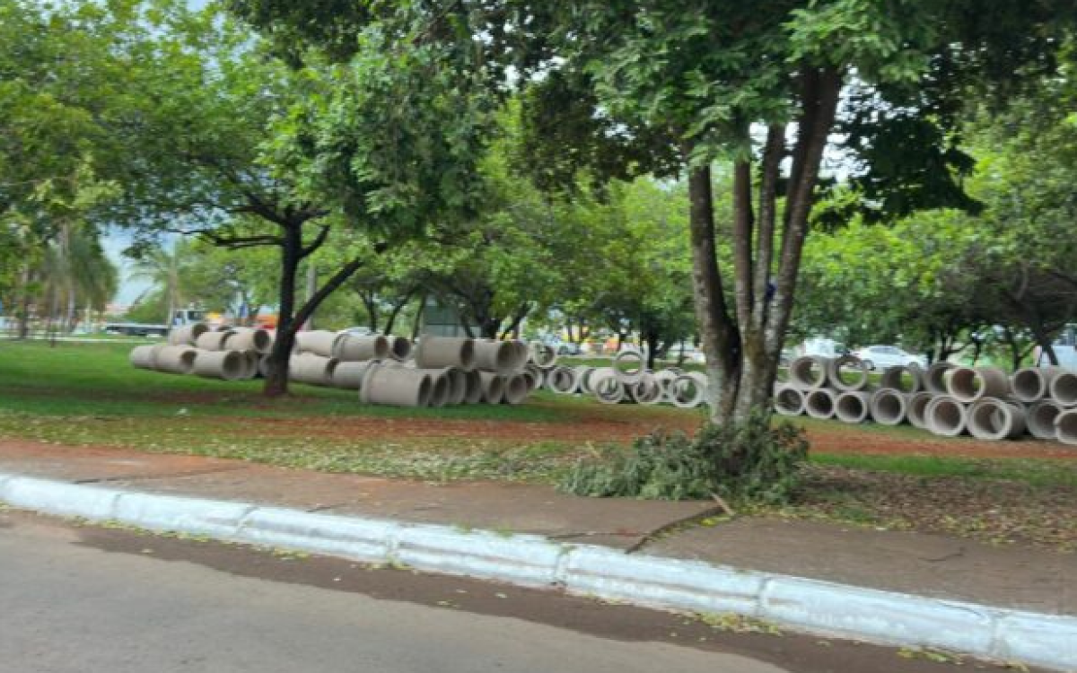 Administração do Cruzeiro intensifica obras de drenagem na Avenida das Mangueiras para combater alagamentos