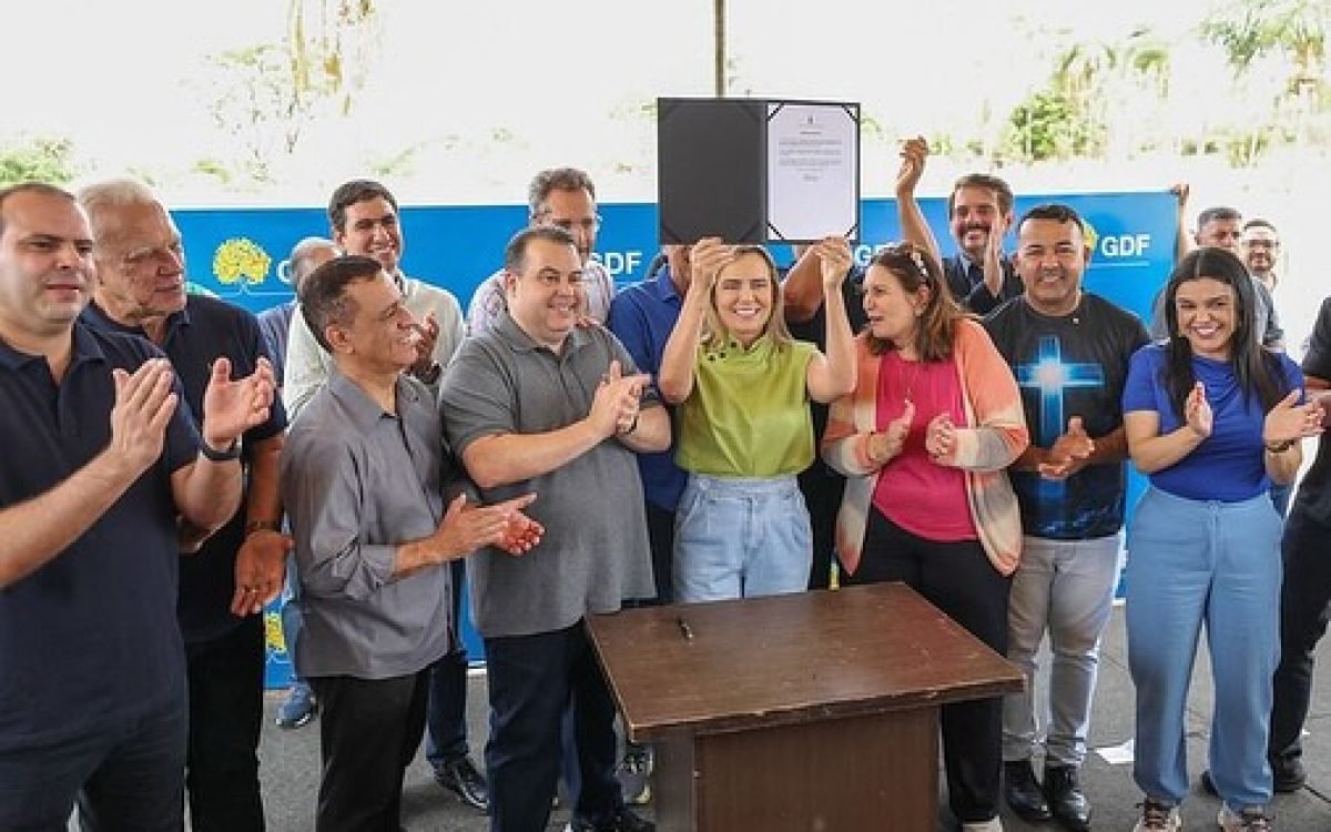 Deputado Julio Cesar celebra início das obras na piscina de ondas: Um marco para o lazer em Brasília!